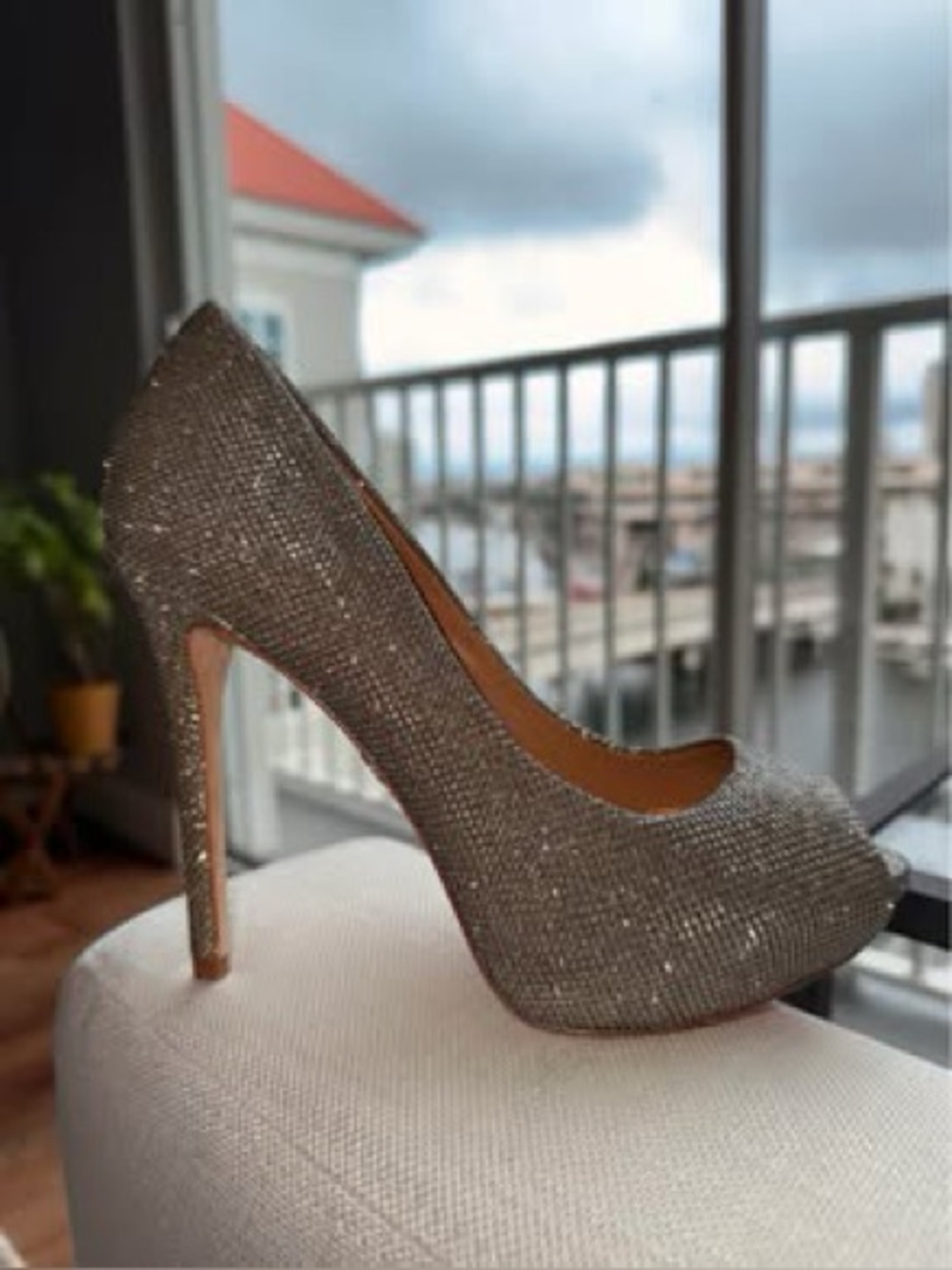 Badgley Mischka Silver Crystal Embellished Peep-Toe Pumps